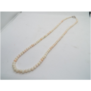 珊瑚　ネックレス　白　中ロング　約56センチ位