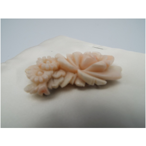 珊瑚　帯留めブローチ併用