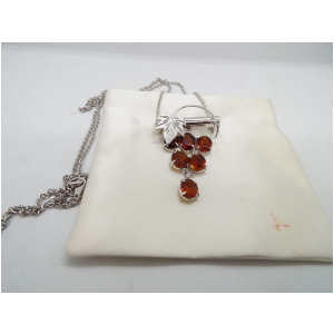 ガーネット　ネックレス・ブローチ　併用