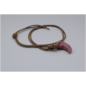 勾玉　石名不明